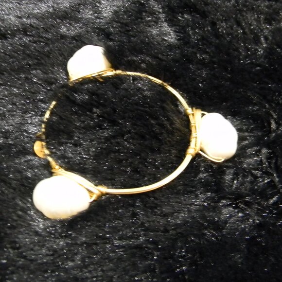 Bourbon & Bowties Pearl Bracelet Bangle Statement Goldtone EUC - Picture 2 of 5